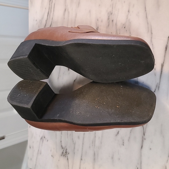 Shoes - Picture 4 of 4